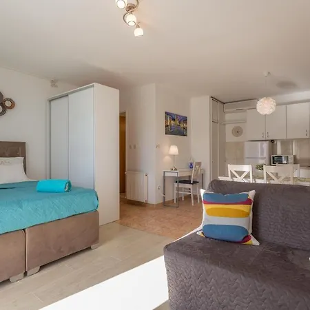 Studio Hvar 8785b *